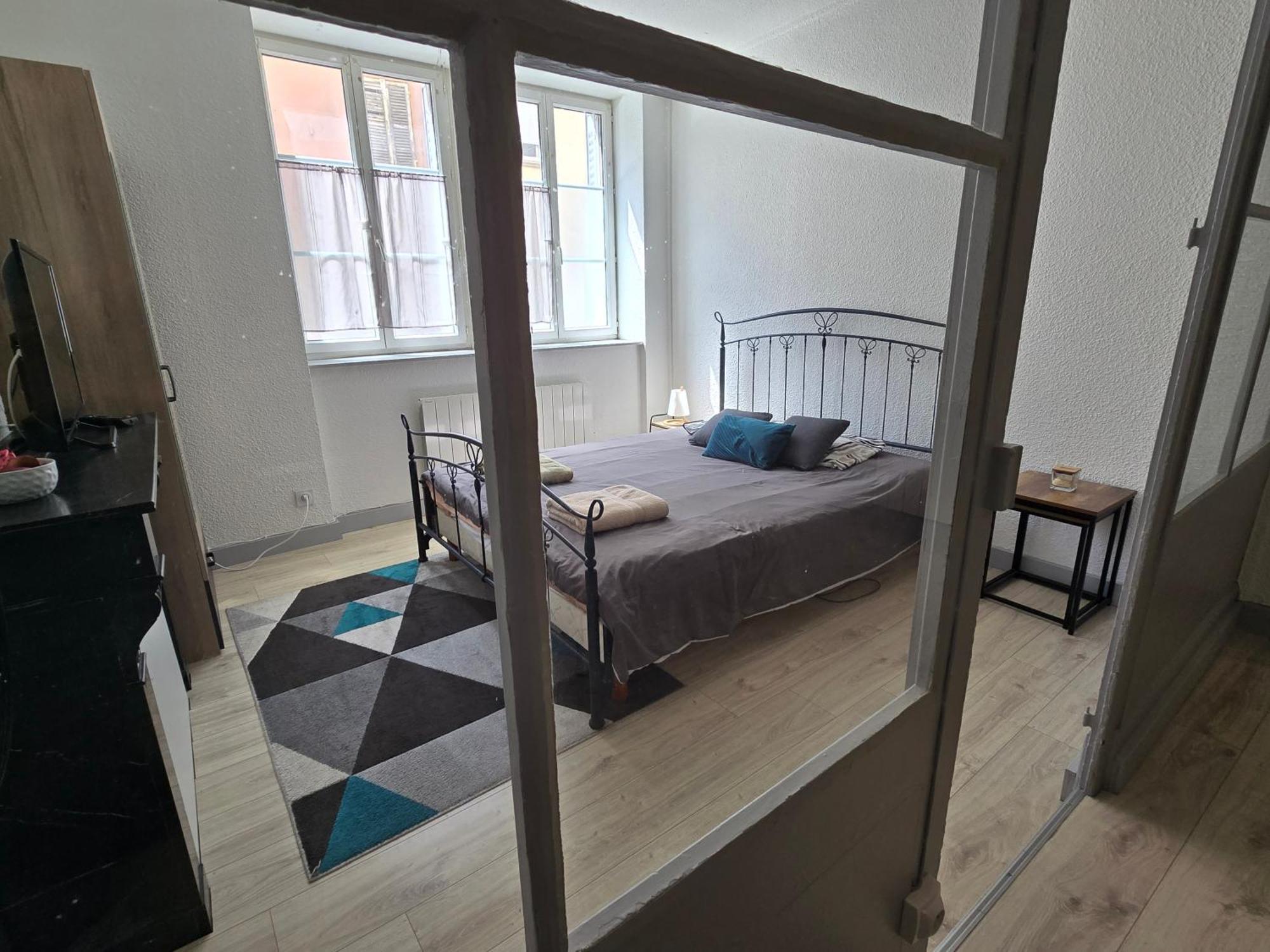 Appartement Au Calme Idealement Place A Macon. Exteriér fotografie